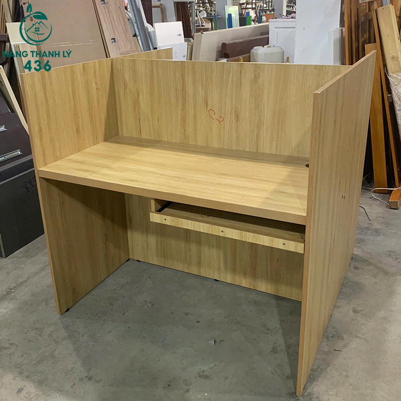Bàn Làm Việc Cũ Có Vách Ngăn Cá Nhân Tiện Lợi ban-lam-viec-cu-co-vach-ngan-ca-nhan-tien-loi-4 Bàn Làm Việc Cũ Có Vách Ngăn Cá Nhân Tiện Lợi