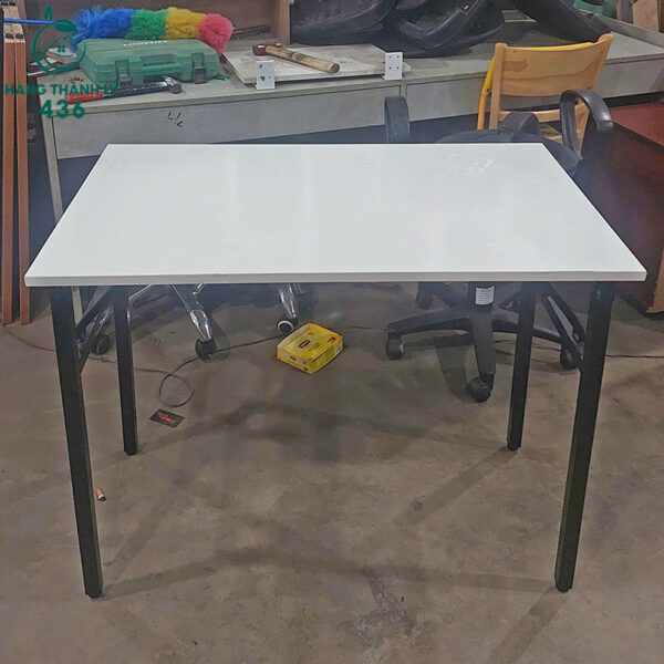 ban lam viec cu go mau trang khung sat chac chan 2