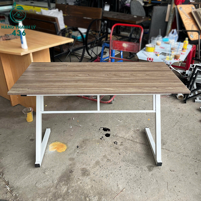 Bàn Làm Việc Cũ Mặt Gỗ 1M2x75CM Chân Sắt Màu Trắng ban-lam-viec-cu-mat-go-1m2x75cm-chan-sat-mau-trang-2 Bàn Làm Việc Cũ Mặt Gỗ 1M2x75CM Chân Sắt Màu Trắng