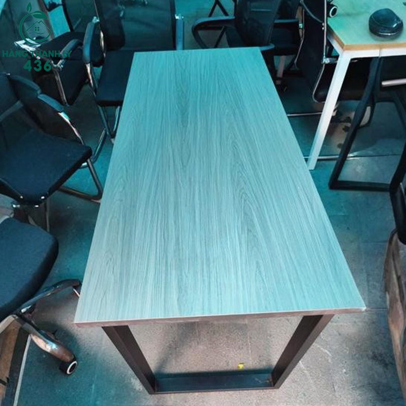 Bàn Làm Việc Cũ Mặt Gỗ Kem Chân Sắt Vuông ban-lam-viec-cu-mat-go-kem-chan-sat-vuong Bàn Làm Việc Cũ Mặt Gỗ Kem Chân Sắt Vuông