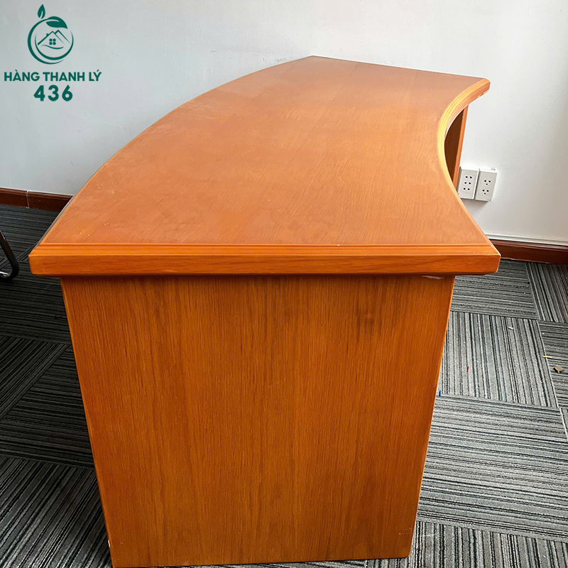 Bàn Làm Việc Gỗ Mặt Cong Cũ 1M80X75CM Thiết Kế Sang Trọng ban-lam-viec-go-mat-cong-cu-1m80x75cm-thiet-ke-sang-trong-1 Bàn Làm Việc Gỗ Mặt Cong Cũ 1M80X75CM Thiết Kế Sang Trọng