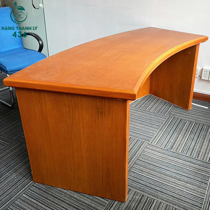 Bàn Làm Việc Gỗ Mặt Cong Cũ 1M80X75CM Thiết Kế Sang Trọng ban-lam-viec-go-mat-cong-cu-1m80x75cm-thiet-ke-sang-trong-4 Bàn Làm Việc Gỗ Mặt Cong Cũ 1M80X75CM Thiết Kế Sang Trọng