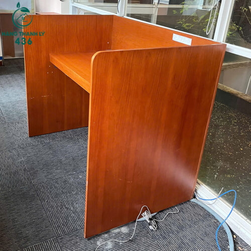 Bàn Làm Việc Cũ 1M75X1M6 Dạng Góc Có Vách Ngăn Cao
