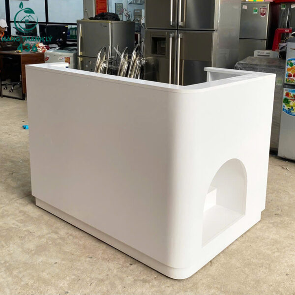 ban le tan cu mau trang don gian cho van phong nho gon 6