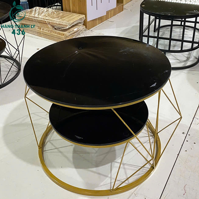 ban-sofa-cu-hai-tang-mat-kinh-den-ben-dep-de-dang-lau-chui-1 Bàn Sofa Hai Tầng Mặt Kính Đen Bền Đẹp Dễ Dàng Lau Chùi Mới 95%