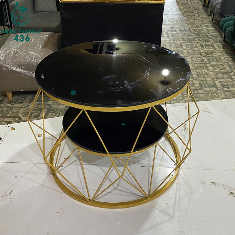 ban-sofa-cu-hai-tang-mat-kinh-den-ben-dep-de-dang-lau-chui-2 Bàn Sofa Hai Tầng Mặt Kính Đen Bền Đẹp Dễ Dàng Lau Chùi Mới 95%