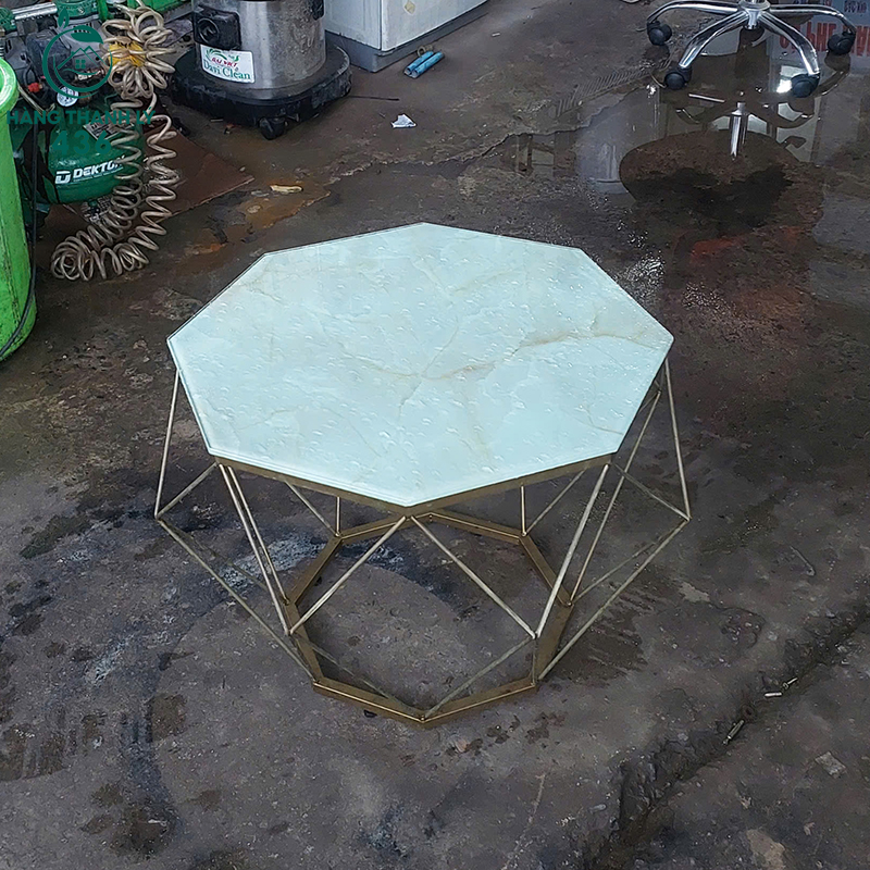 Bàn Sofa Cũ Mặt Đá Vân Chân Kim Loại Rất Độc Đáo ban-sofa-cu-mat-da-van-chan-kim-loai-rat-doc-dao-2 Bàn Sofa Cũ Mặt Đá Vân Chân Kim Loại Rất Độc Đáo