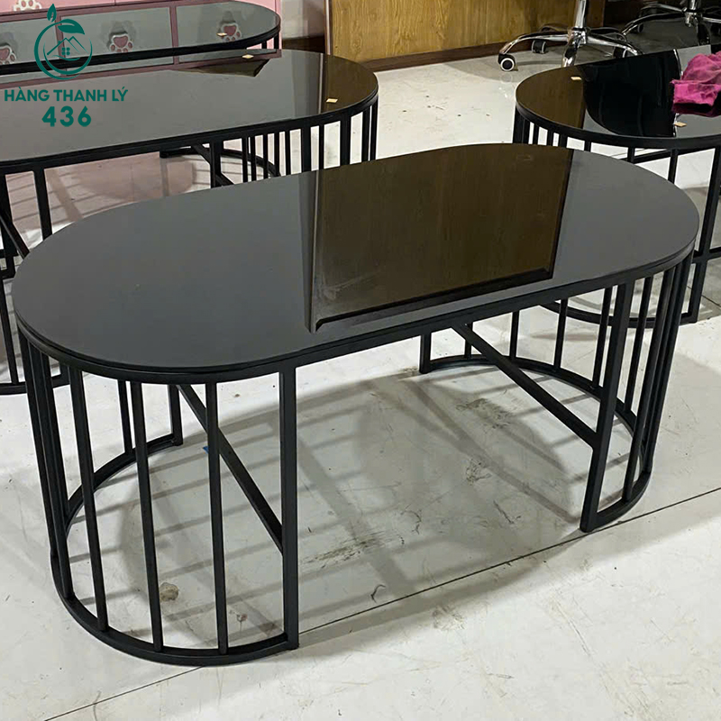 ban-sofa-kinh-cuong-luc-mau-den-hinh-oval-bo-goc-moi-95-3 Bàn Sofa Kính Cường Lực Màu Đen Hình Oval Bo Góc Mới 95%