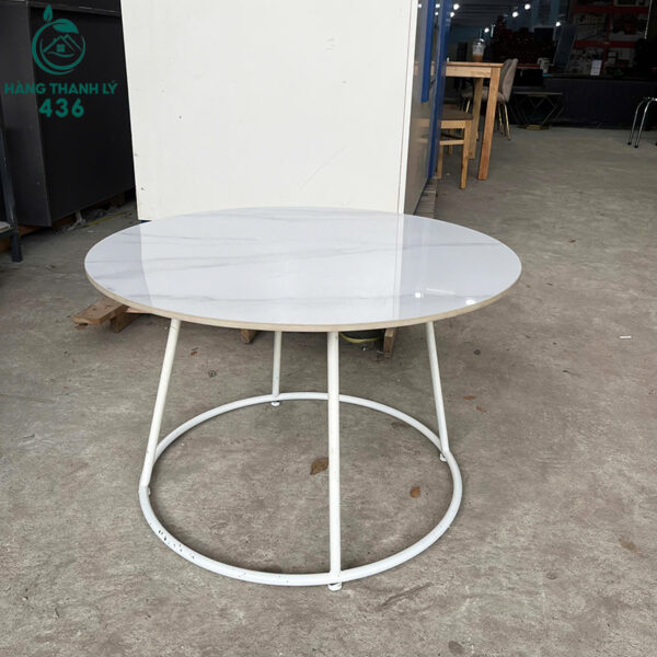 ban sofa tron cu mat gia da trang sang trong 1