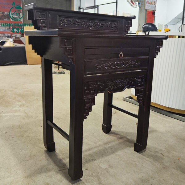 Bàn Thờ Cũ 1MX1M3 Gỗ Tự Nhiên Màu Nâu Đỏ Chạm Hoa Văn Tinh Xảo