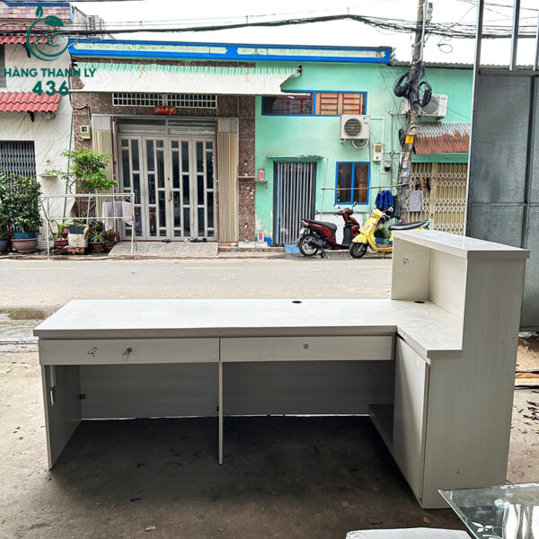 Bàn Thu Ngân Cũ 2M2X1M2 Màu Trắng Thiết Kế Góc Chữ L