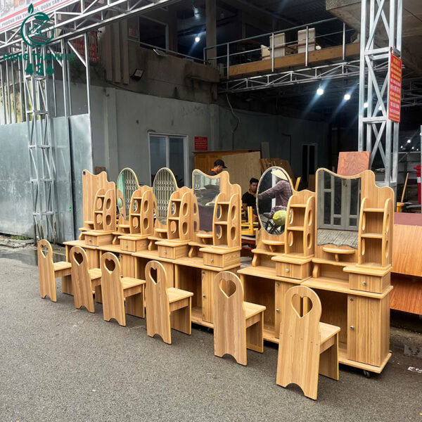 ban trang diem cu 1m5x60cm co ghe ngoi giup tiet kiem khong gian 2