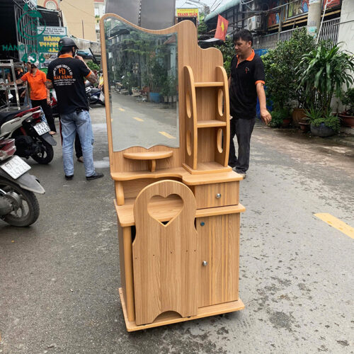 ban trang diem cu 1m5x60cm co ghe ngoi giup tiet kiem khong gian 3