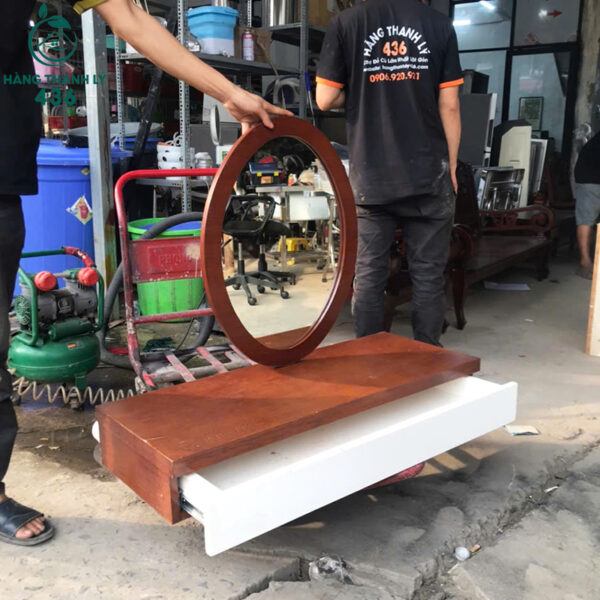 Bàn Trang Điểm Cũ Màu Nâu Treo Tường Có Gương Tròn Rời Dễ Lắp