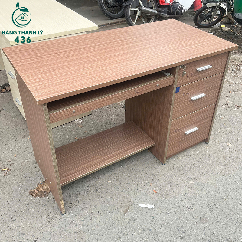 Bàn Văn Phòng Cũ 1M2X75CM Màu Nâu Mới 90% ban-van-phong-cu-1m2x75cm-mau-do-nau-moi-90-1 Bàn Văn Phòng Cũ 1M2X75CM Màu Nâu Mới 90%