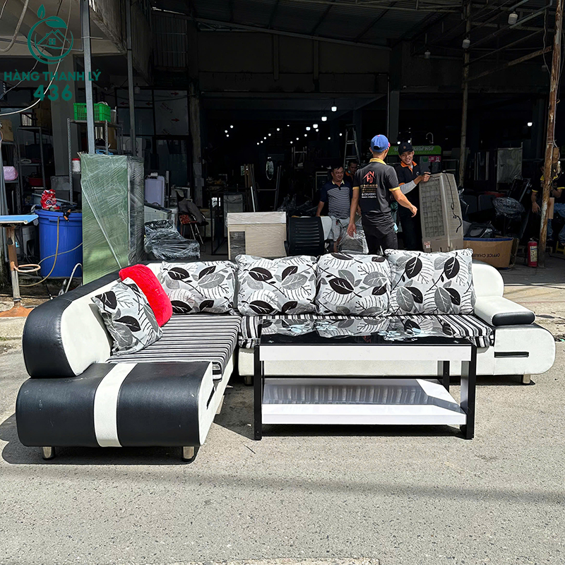 bo-sofa-cu-goc-l-2m4x1m6-phoi-den-trang-kem-ban-tra-mat-kinh-1 Bộ Sofa Cũ Góc L 2M4X1M6 Phối Đen Trắng Kèm Bàn Trà Mặt Kính