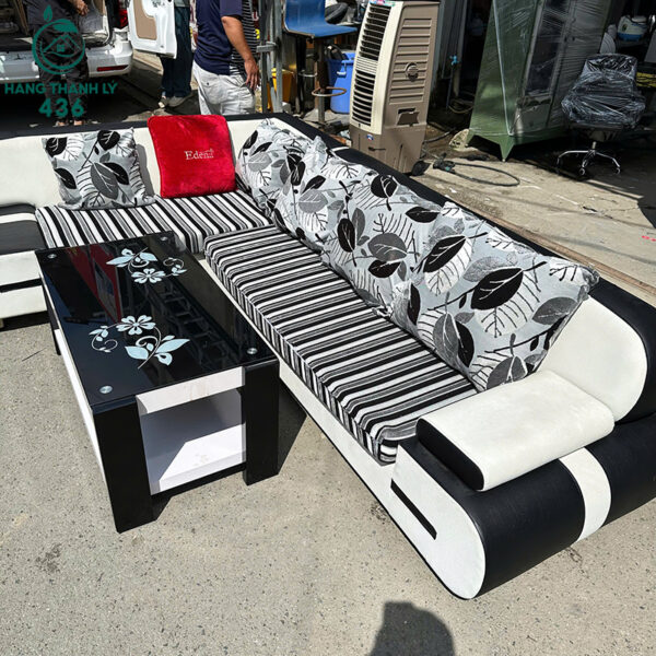bo-sofa-cu-goc-l-2m4x1m6-phoi-den-trang-kem-ban-tra-mat-kinh (3) bo sofa cu goc l 2m4x1m6 phoi den trang kem ban tra mat kinh 3