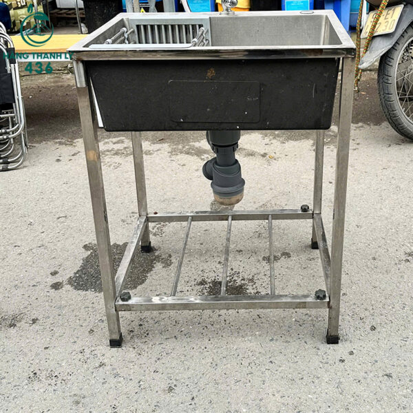 bon rua chen cu 1 hoc inox chan dung co san voi nuoc 4