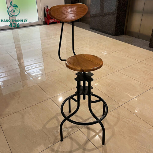 ghe bar cu ngoi cao co tua go cong thoai mai 1