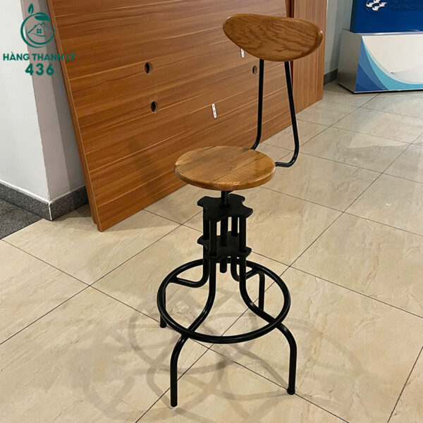 ghe bar cu ngoi cao co tua go cong thoai mai 2