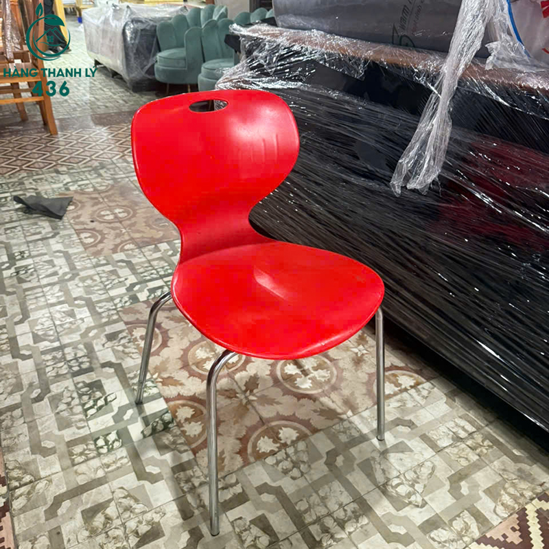 ghe-cafe-nhua-cu-mau-do-hien-dai-3 Ghế Cafe Nhựa Cũ Màu Đỏ Hiện Đại