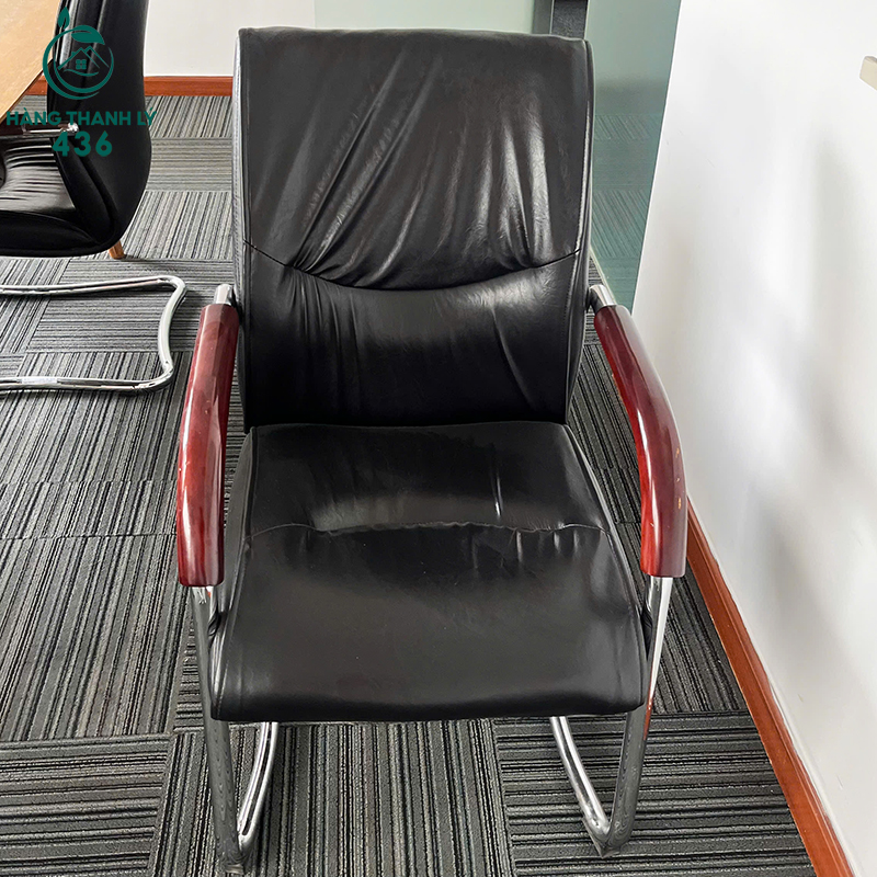 Ghế Làm Việc Chân Quỳ Cũ Da Đen Tay Gỗ Sang Trọng ghe-lam-viec-chan-quy-cu-da-den-tay-go-sang-trong-3 Ghế Làm Việc Chân Quỳ Cũ Da Đen Tay Gỗ Sang Trọng