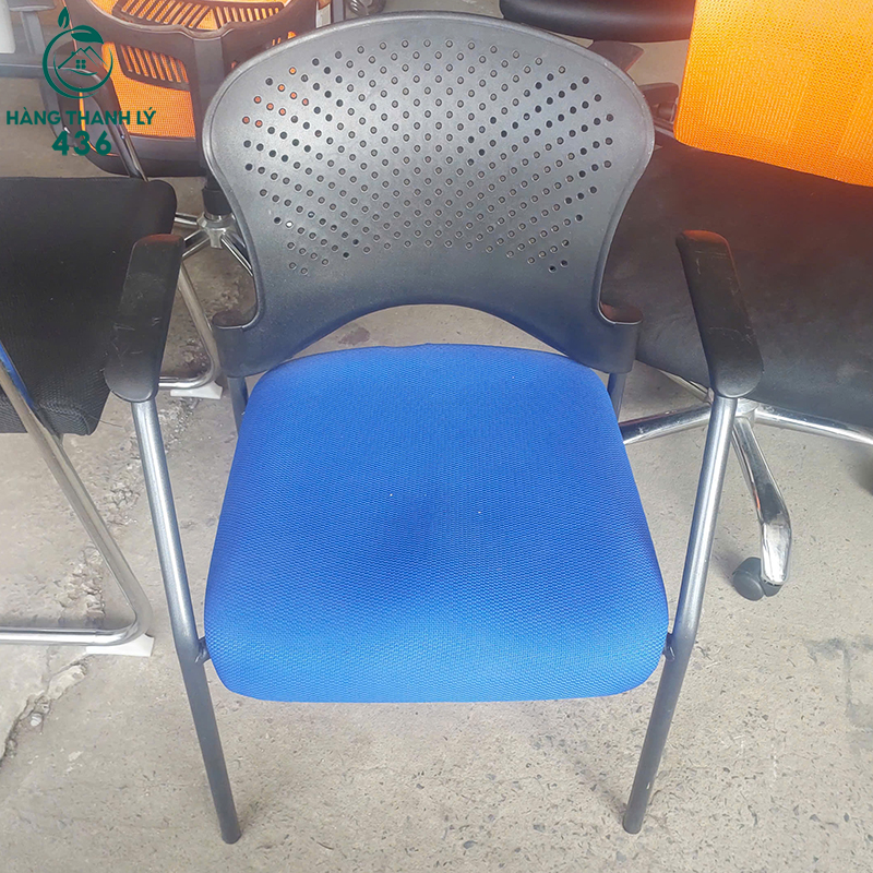 Ghế Làm Việc Cũ Màu Xanh Đệm Vải Êm Ái Tay Vịn Chắc Chắn ghe-lam-viec-cu-mau-xanh-dem-vai-em-ai-tay-vin-chac-chan-2 Ghế Làm Việc Cũ Màu Xanh Đệm Vải Êm Ái Tay Vịn Chắc Chắn