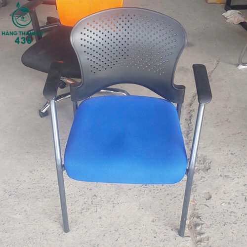 Ghế Làm Việc Cũ Màu Xanh Đệm Vải Êm Ái Tay Vịn Chắc Chắn 2 ghe lam viec cu mau xanh dem vai em ai tay vin chac chan 3