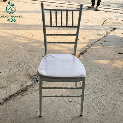 ghe nha hang tiec cuoi cu sat son mau trang 3