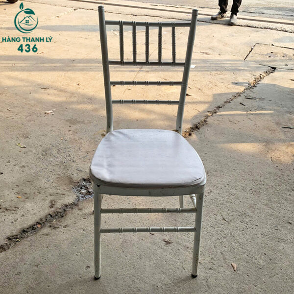 ghe nha hang tiec cuoi cu sat son mau trang 3