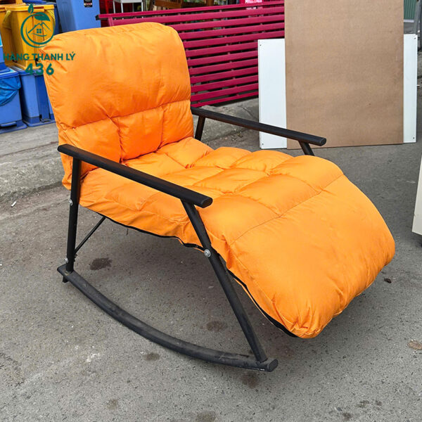 ghe thu gian cu dem vai long vu em ai khung kim loai ben 1