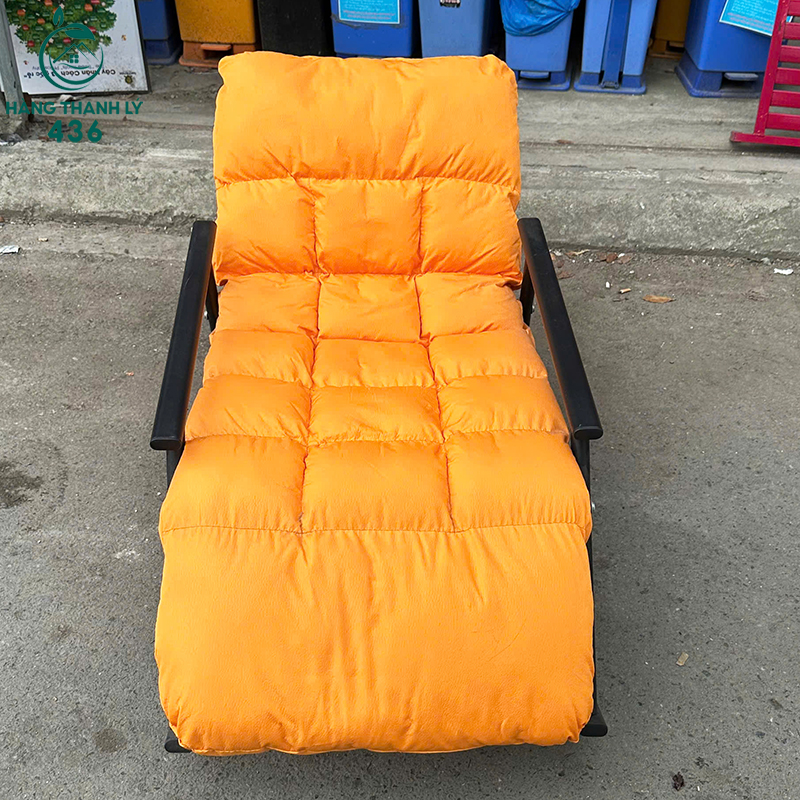 ghe-thu-gian-cu-dem-vai-long-vu-em-ai-khung-kim-loai-ben-2 Ghế Thư Giãn Cũ Màu Cam Điều Chỉnh Được Nhiều Tư Thế Nằm