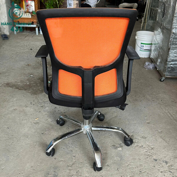 ghe-xoay-cu-lung-luoi-cam-chan-kim-loai-sang-bong (2) ghe xoay cu lung luoi cam chan kim loai sang bong 2