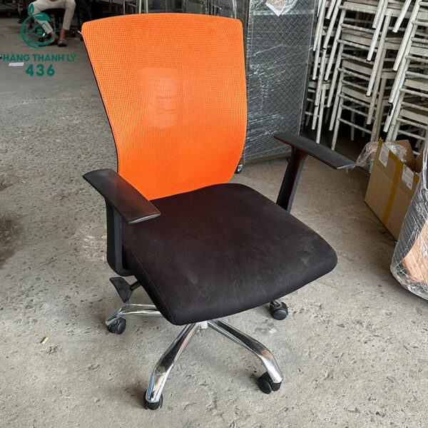 ghe-xoay-cu-lung-luoi-cam-chan-kim-loai-sang-bong (3) ghe xoay cu lung luoi cam chan kim loai sang bong 3