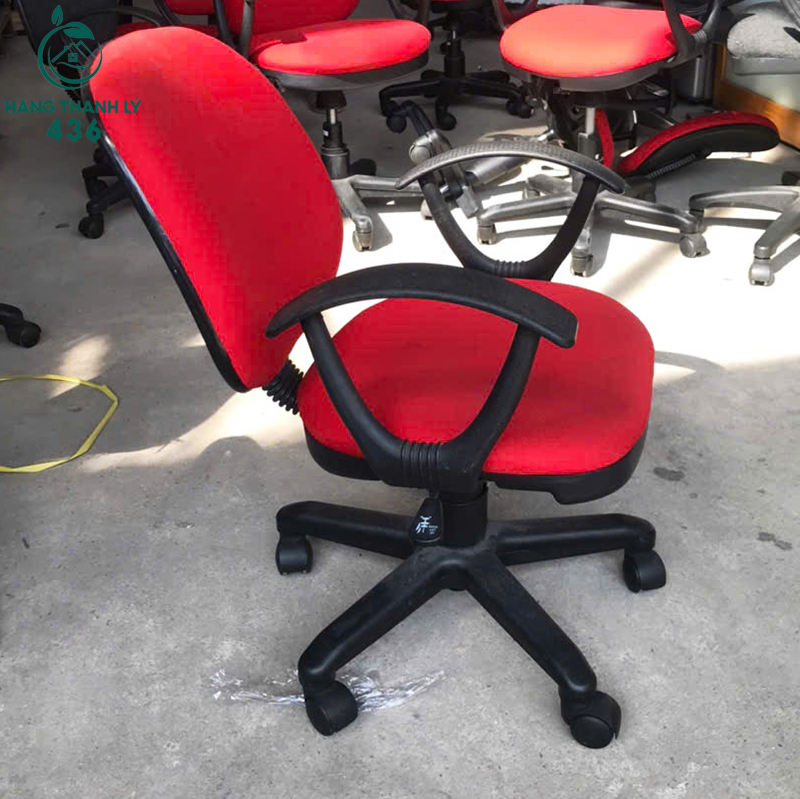 Ghế Xoay Văn Phòng Cũ Đỏ Bọc Đệm Ngồi Êm Có Tay Vịn ghe-xoay-van-phong-cu-boc-do-ngoi-em-co-tay-vin-3 Ghế Xoay Văn Phòng Cũ Đỏ Bọc Đệm Ngồi Êm Có Tay Vịn