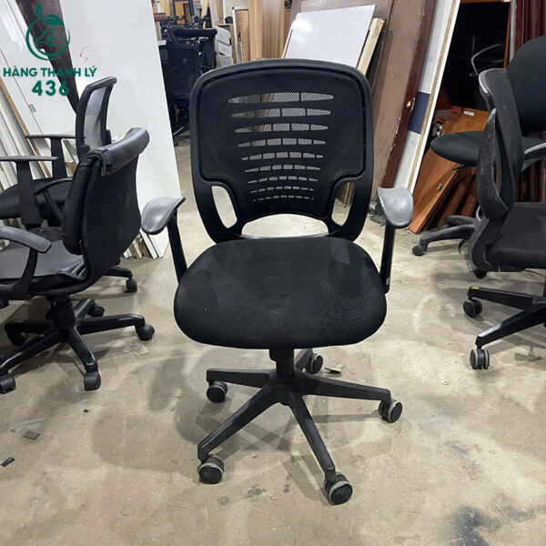 ghe xoay van phong cu lung luoi thoang khi mau den 3