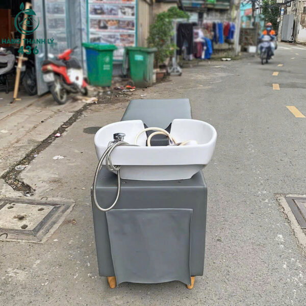 giuong goi cu salon boc nem da mau xam kem bon rua su trang 1