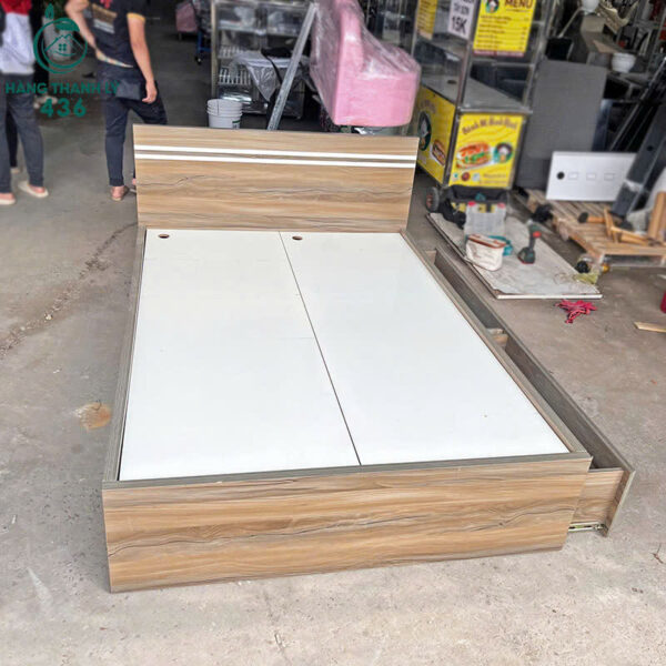 giuong ngu cu 1m4x2m co hoc keo dung do tien ich 2