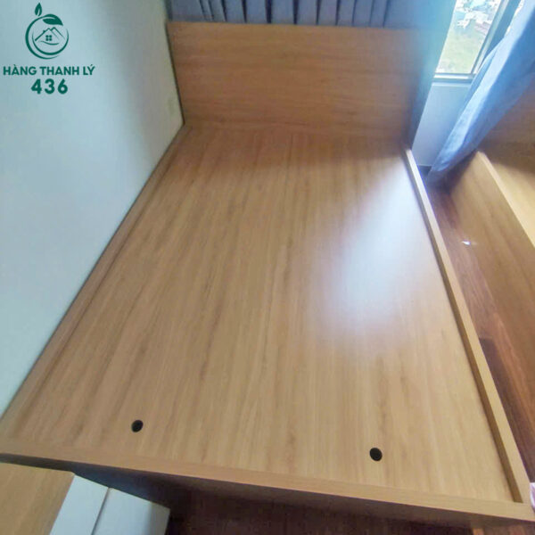 giuong ngu cu 1m4x2m mau van go sang 1