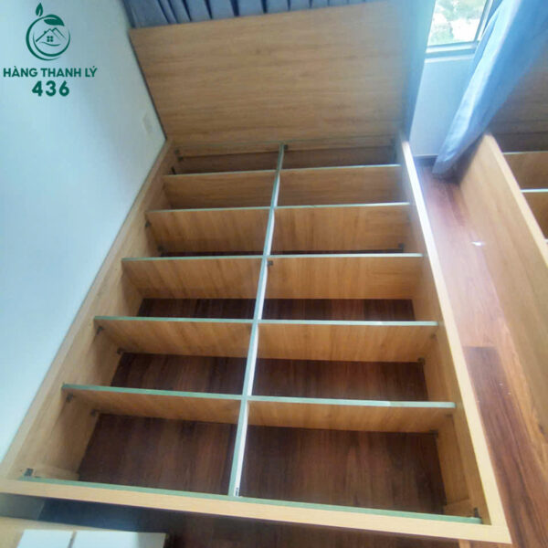 giuong ngu cu 1m4x2m mau van go sang 2