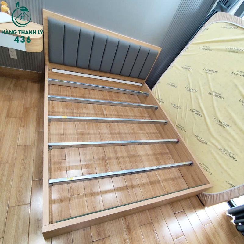 giuong-ngu-cu-1m6-dau-giuong-boc-nem-da-mau-xam-3 Giường Ngủ Cũ 1m6 Đầu Giường Bọc Nệm Da Màu Xám