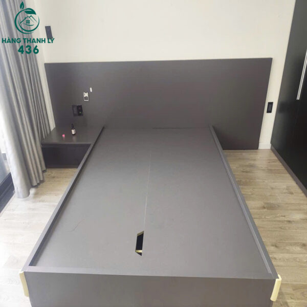 giuong ngu cu 3m1x2m mau xam khoi co tab dau giuong 1