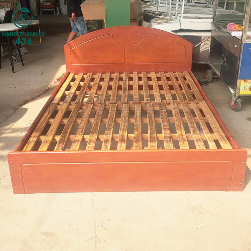 Giường Ngủ Cũ Gỗ Màu Nâu Đỏ 1M6X2M Khung Chắc Chắn Giá Rẻ