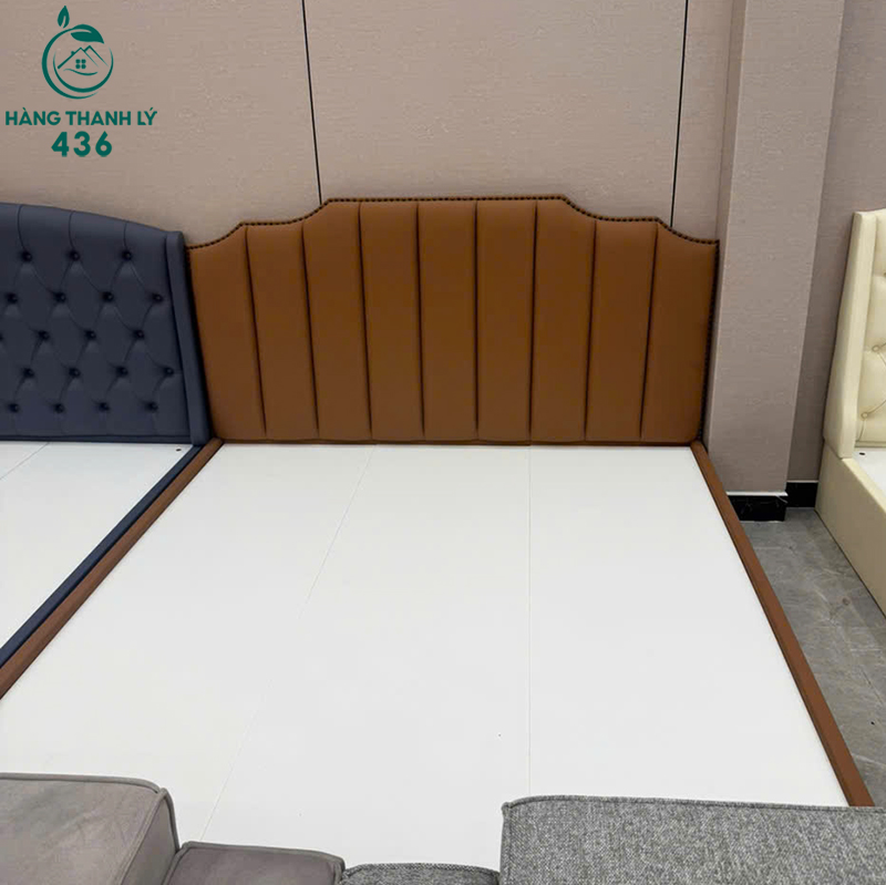 giuong-ngu-dau-giuong-da-mau-nau-bo-thiet-ke-sang-trong-moi-99 Giường Ngủ Đầu Giường Da Màu Nâu Bò Thiết Kế Sang Trọng Mới 99%