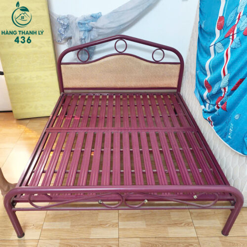 Giường Sắt Cũ 1M6X2M Đẹp Có Tựa Đầu Kiểu Dáng Sang Nhẹ Nhàng