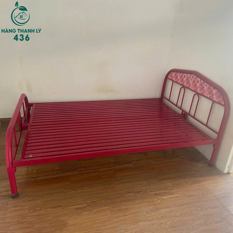 giuong-sat-cu-mau-do-hong-dau-giuong-hoa-van Giường Sắt Cũ Màu Đỏ Hồng Đầu Giường Hoa Văn