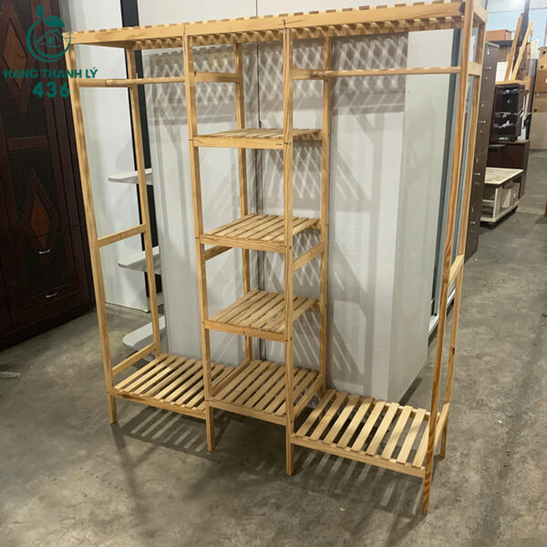 ke treo quan ao go cu thiet ke khong canh tien loi 1