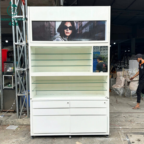 ke trung bay cu 1m5x2m47 nhieu tang kem hoc keo 1