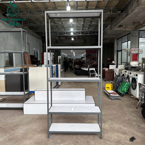 Kệ Trưng Bày Cũ 1MX2M4 Có Nhiều Ngăn Hở Với Tone Màu Trắng