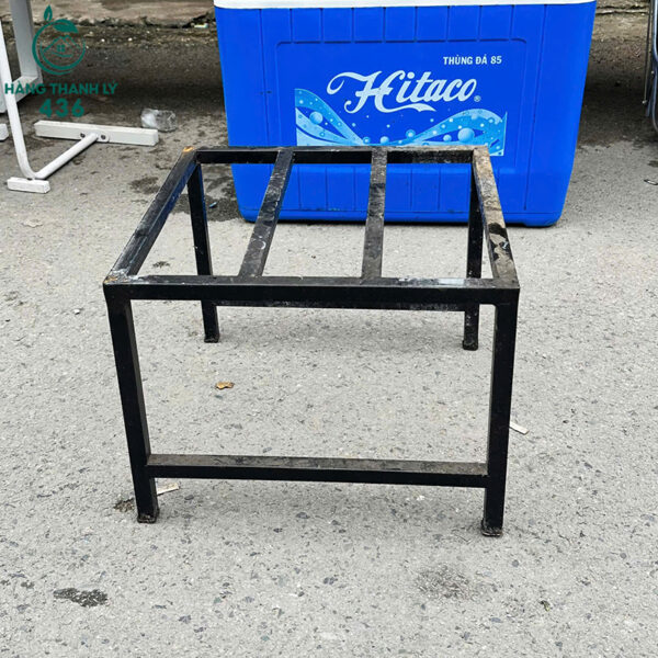 khung sat cu vuong chac chan kich thuoc nho gon 1